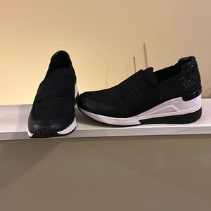 Michael Kors Black Athleisure Sparkly Wedge Heel Sneakers Slip On 8.5 mesh